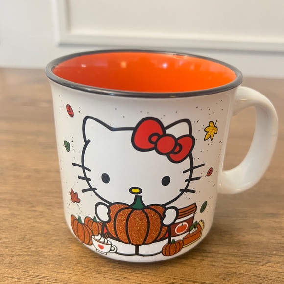 Hello Kitty Fall Mug w/ Glitter accents - Picture 6 of 6